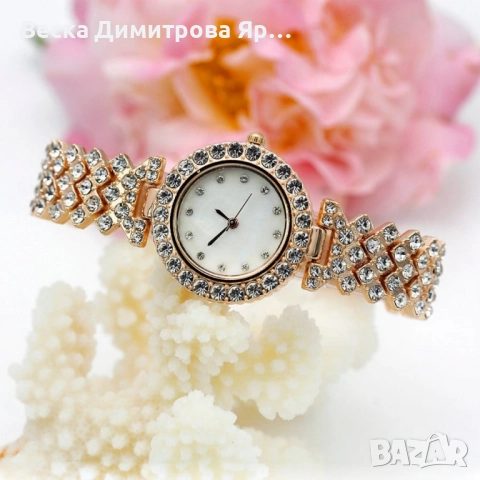 Готов сет за елегантност: кварцов часовник + 3 гривни с червени акценти, снимка 4 - Бижутерийни комплекти - 52102418