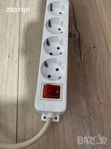 Разклонители с 3 и 4 гнезда и ключ, снимка 4 - Разклонители и удължители - 48924634