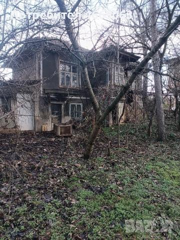 Къща с двор 960кв/м