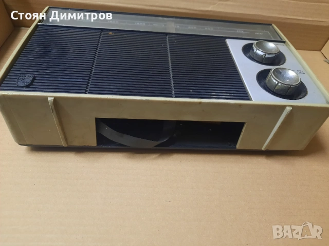 Ретро радиоприемник Philips Prince Deluxe 15RL346 , снимка 2 - Радиокасетофони, транзистори - 53852458