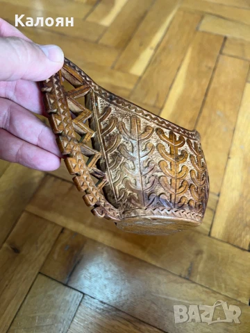 Дървен декоративен предмет с резба, снимка 4 - Антикварни и старинни предмети - 50707538