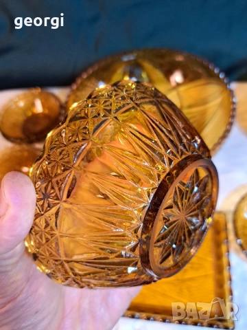 голяма и малка фруктиера, 7 купички и плато от цветно стъкло карамел 28/3, снимка 6 - Аксесоари за кухня - 51862680