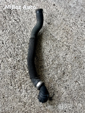 Тръба Маркуч охлаждане БМВ Е90 91 BMW, снимка 2 - Части - 52343875