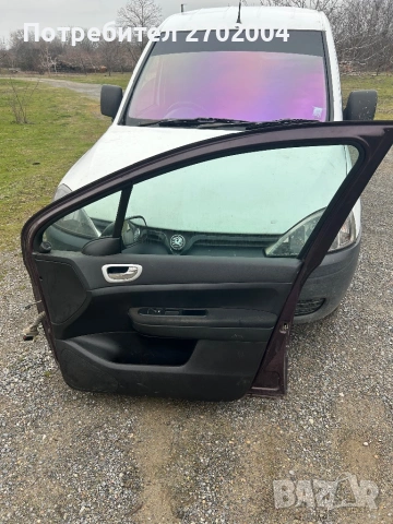 Предна дясна врата за Пежо 307 KKCD, снимка 2 - Части - 53458030