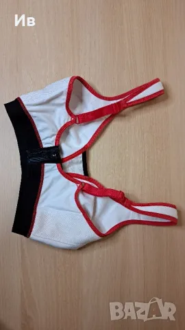 Дамско спортно бюстие Triumph , снимка 2 - Спортни екипи - 47636529