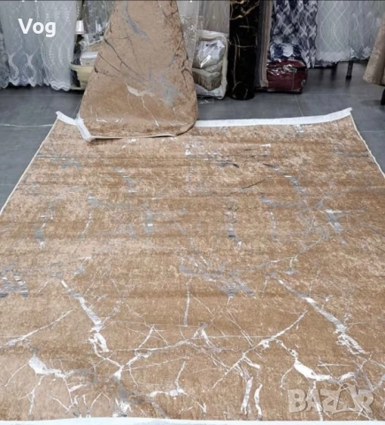 Комплелт килим + 3 пътеки , снимка 3 - Пердета и завеси - 45319852