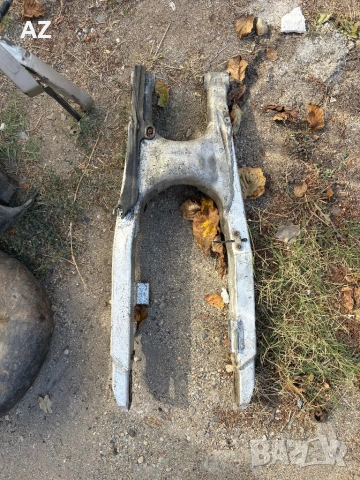 Гайда и задна вилка носач Honda cr250, снимка 4 - Части - 53419085