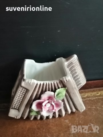 Стар керамичен сувенир - ваза, снимка 4 - Декорация за дома - 39037691