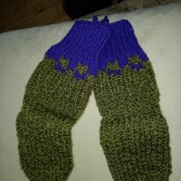 Ръчно плетени детски чорапи, снимка 2 - Чорапи - 38656657