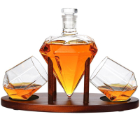 Стъклен сет за уиски с декантер Диамант, 2 чаши и камъни за охлаждане, снимка 4 - Чаши - 44602821