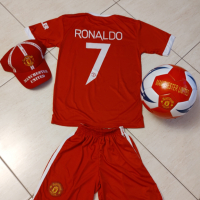 Екип Роналдо Детски + ТОпка Манчестър Юнайтед 2022г НОВО, снимка 1 - Футбол - 36237604