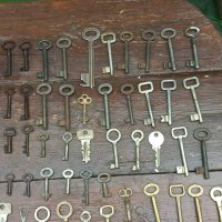 Бронзови Ключове 100 Бройки, снимка 6 - Антикварни и старинни предмети - 39664835
