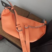 Дамска чанта за рамо или за кръста, снимка 4 - Чанти - 42505985