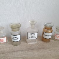 Стари стъклени аптекарски шишета и буркани, снимка 1 - Антикварни и старинни предмети - 40206649