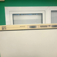 bosch electronic хладилник с камера / фризер 175см -цена 180лв   -захранване 220 волта -състояние : , снимка 4 - Хладилници - 36358935
