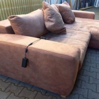 Кафяв ъглов диван с електрически функции, снимка 3 - Дивани и мека мебел - 36002991