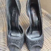 Черни сандали на ток, снимка 1 - Дамски обувки на ток - 42063303