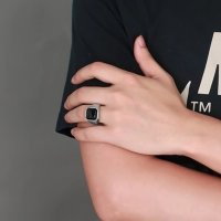 Мъжки пръстен с черен циркон, неръждаема стомана, снимка 5 - Пръстени - 38794142
