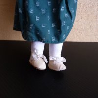 Порцеланова кукла със зелена рокля и панделки готина, снимка 4 - Кукли - 35709005