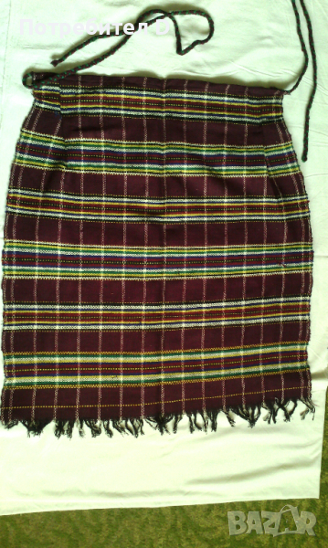 Престилка ръчно домашно тъкана преди 70 г. Размери 63/70см. Не употребявана. Престилки, снимка 1