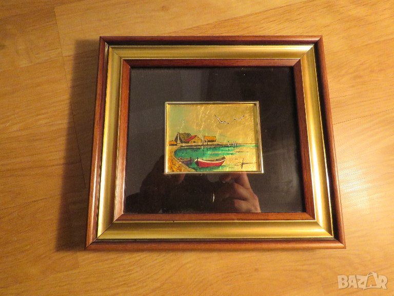 Стара златна картина - морски  залив, две лодки и чайки и с рисувано златно фолио с маркировка за з, снимка 1