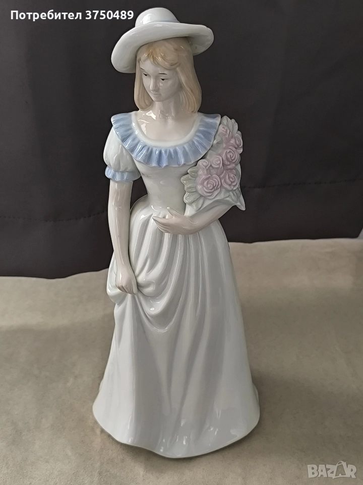 Красива дама с цветя Съвсем малка забележка на шапката Вижда се на последната снимка , снимка 1