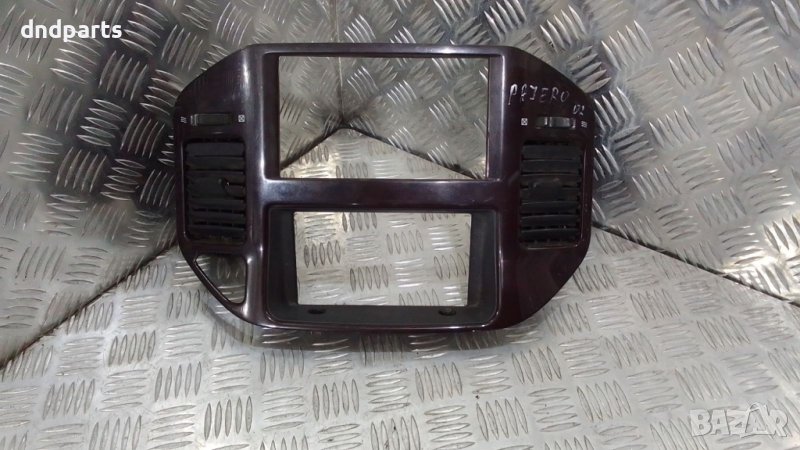 Интериорна конзола Mitsubishi Pajero 2002г., снимка 1