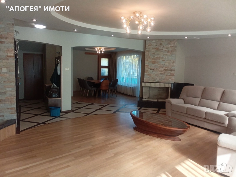 ИЗИСКАН, Просторен трети етаж, Център гр. Пловдив - 270 кв.м с възможност за ГАРАЖ под наем, снимка 1