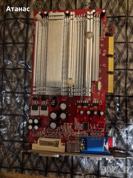 ATI 9600 256MB DDR 128bit PNY + подарък ATI 9550 CANYON CN-AG955-71, снимка 1