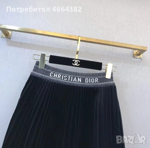 Къса поличка от велур в черно Christian Dior, снимка 3 - Поли - 52587543