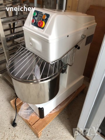 Нови Тестобъркачки 35л спирални 2 скорости и таймер  нови , снимка 4 - Обзавеждане на кухня - 30917026