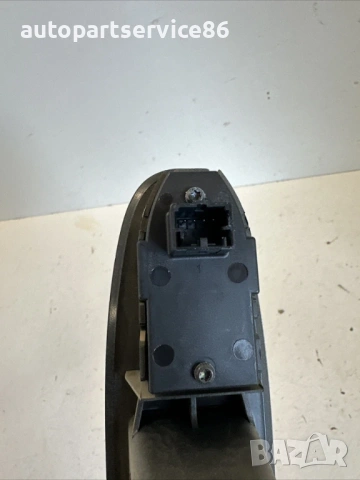 Преден десен бутон за управление на стъкло за Alfa Romeo 159 Sportwagon 2.0 M-Jet (2009), снимка 2 - Части - 53209639