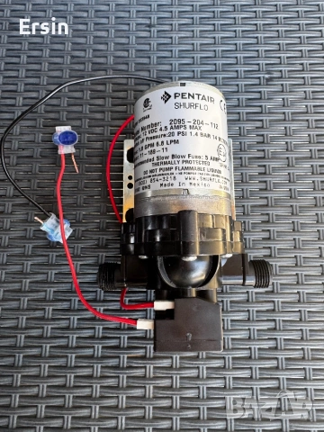 Водна помпа Shurflo 20 PSI 12V  