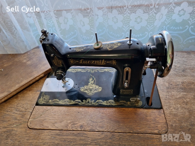 ✅РАБОТЕЩА ШЕВНА МАШИНА ЛУЧНИК ❗, снимка 2 - Шевни машини - 52539051
