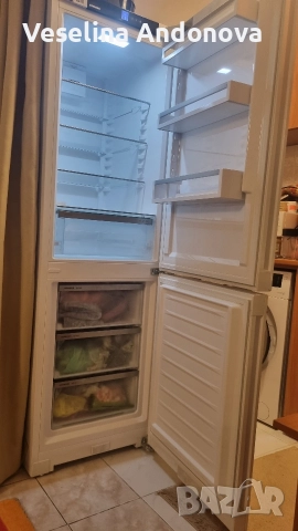 Хладния с фризер LIEBHERR , снимка 3 - Хладилници - 52807730