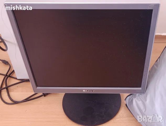 Монитор Sony SDM-S75, снимка 1