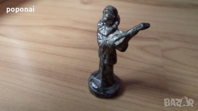 Метална статуетка, снимка 2 - Антикварни и старинни предмети - 38605416