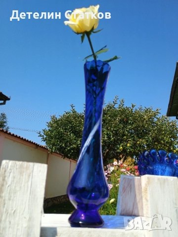 Ваза, кобалтово стъкло, снимка 2 - Вази - 52059170
