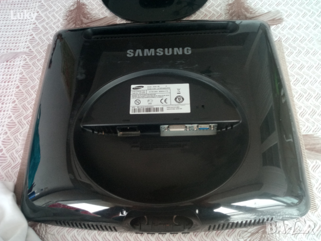 Продавам стар монитор-Samsung., снимка 5 - Монитори - 44613201