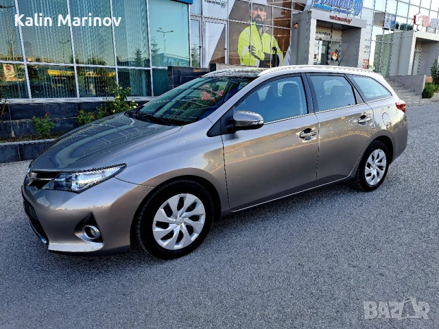 Тойота Аурис 1.3 i 2014г., снимка 4 - Автомобили и джипове - 50789072