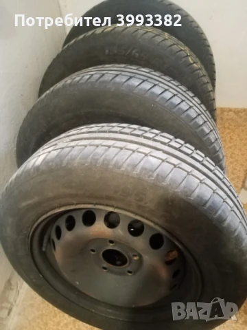 Продавам  жележни джанти 15  с гуми за рено