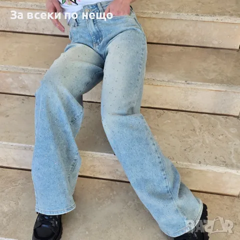 Дамски меки дънки с апликация от нежни камъни и със широки крачоли