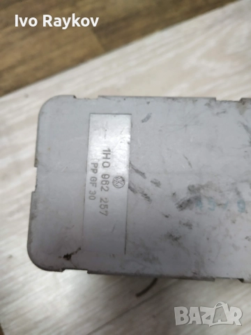  Вакуум помпа централно заключване 1H0 962 257 за VW GOLF Mk III , снимка 3 - Части - 51465942