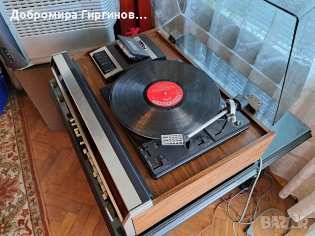Продавам стерео комбайн "Soundesign"- грамофон, касетофон, FM радио, тонколони 2бр.