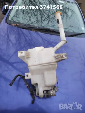 продавам казанчето за чистачки Мазда 6 2008 година 