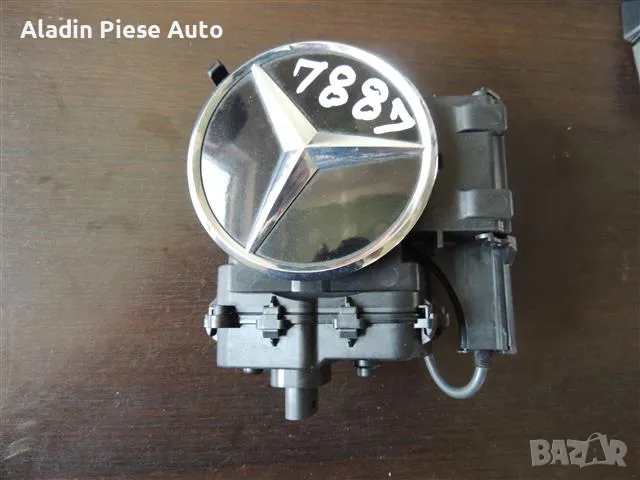 Мотор + емблема за задна врата Mercedes GLE / C-класа година 2015 - 2020 код A0997500160