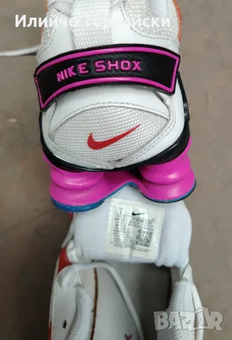 Дамски спортни обувки Nike Shox, модел AT8046-100. , снимка 6 - Маратонки - 56224445