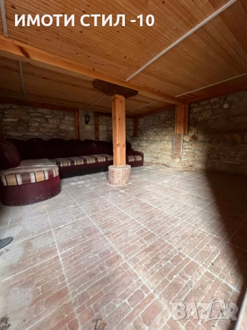 Две каменни къщи в един двор с басейн и параклис, снимка 3 - Къщи - 52690193