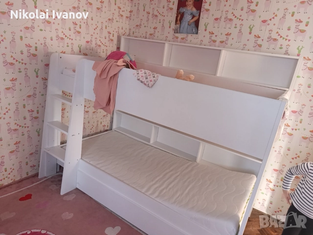 Продавам детско двуетажно легло 