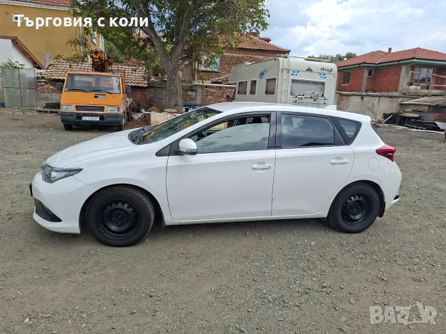 Toyota Auris 1.33 vvti, снимка 2 - Автомобили и джипове - 56412028